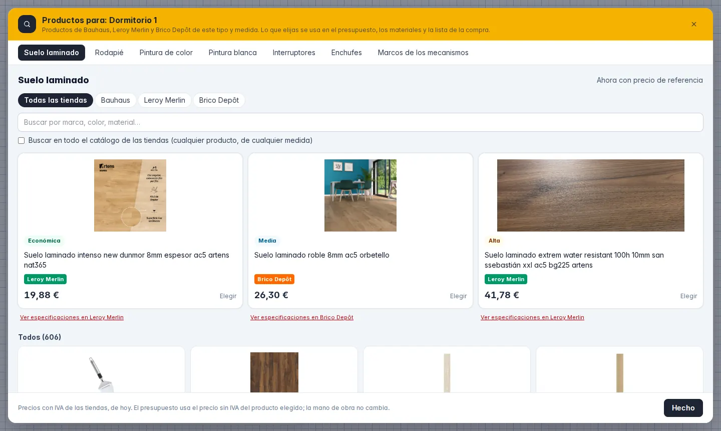La ventana Productos para Dormitorio 1 con pestañas por material, filtro de tienda, buscador y tres opciones de suelo laminado.
